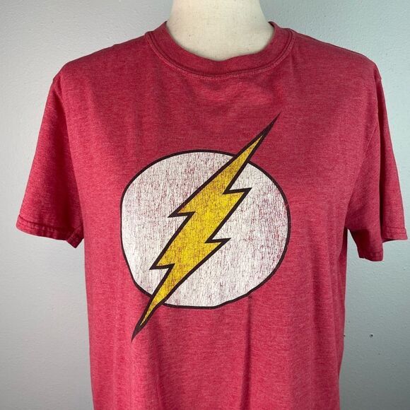 DC Comics Flash T-Shirt Size M EUC - Picture 2 of 5